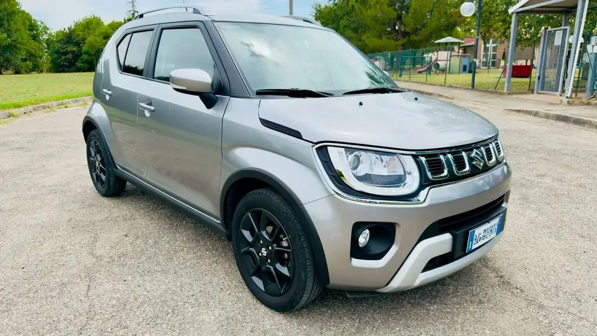 Usata Suzuki Ignis 83 CV (61 kW) 2023 Grigio SUV