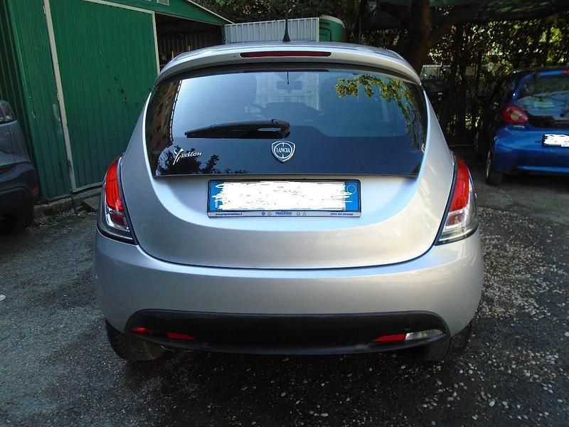 Usata Lancia Ypsilon 69 CV (50 kW) 2012 Grigio Utilitaria