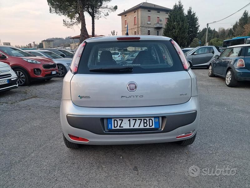 Usata Fiat Grande Punto 77 CV (56 kW) 2009 Grigio Utilitaria