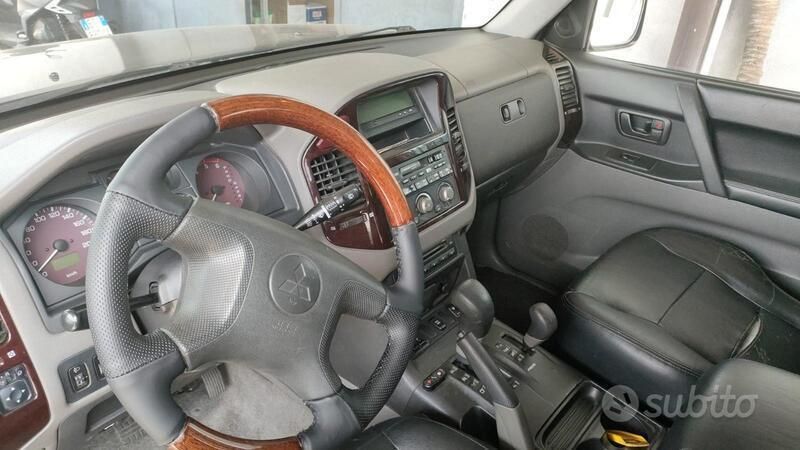 Usata Mitsubishi Pajero 165 CV (121 kW) 2001 Blu SUV
