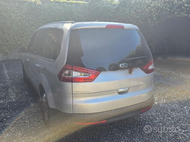 Usata Ford Galaxy Titanium 163 CV (119 kW) 2012 Argento Monovolume