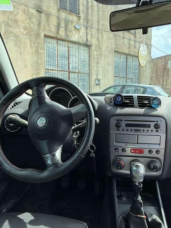 Usata Alfa Romeo 147 Progression 140 CV (102 kW) 2003 Utilitaria