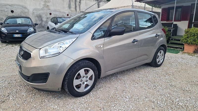 Usata Kia Venga 89 CV (65 kW) 2013 Grigio Utilitaria