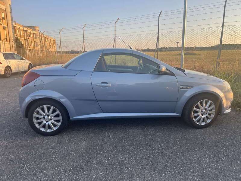 Usata 2004 Opel Tigra Edition Station wagon | 3000 € (Buon prezzo) - Immagine 1/4