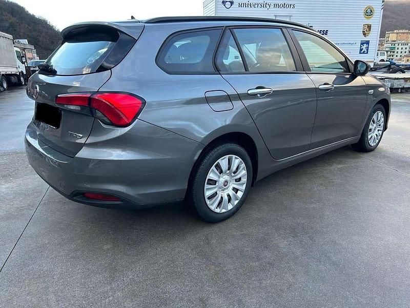 Usata Fiat Tipo Easy 120 CV (88 kW) 2017 Grigio Station wagon