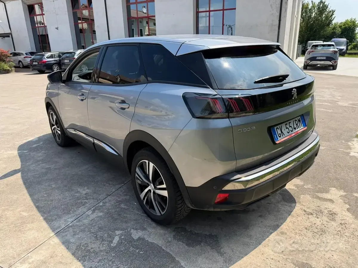 Usata Peugeot 3008 Allure 131 CV (96 kW) 2022 Grigio SUV