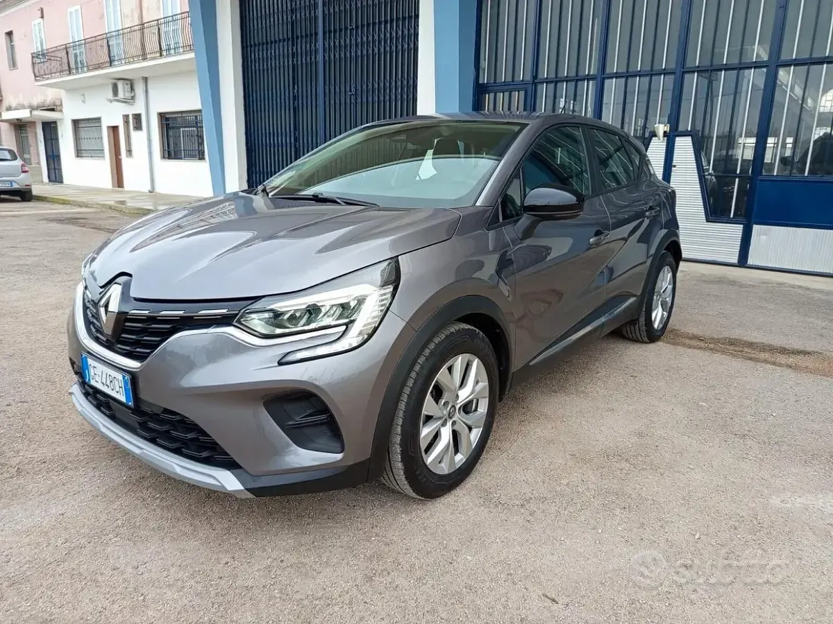 Usata Renault Captur Zen 116 CV (85 kW) 2021 Grigio SUV