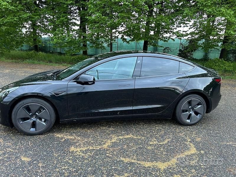 Usata Tesla Model 3 235 kW (320 CV) 2023 Nero Berlina
