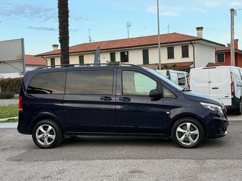 Usata Mercedes Vito 258 CV (189 kW) 2016 Blu/azzurro Furgone