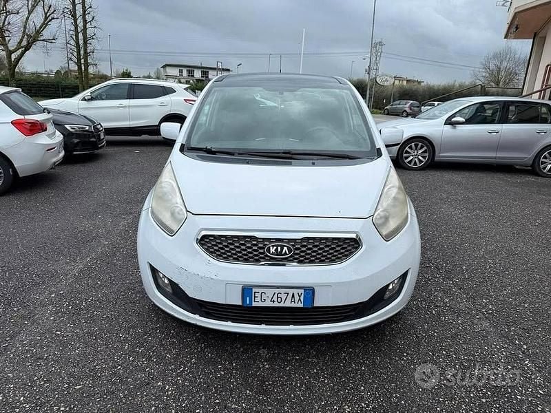 Usata Kia Venga EX 90 CV (66 kW) 2011 Bianco Utilitaria
