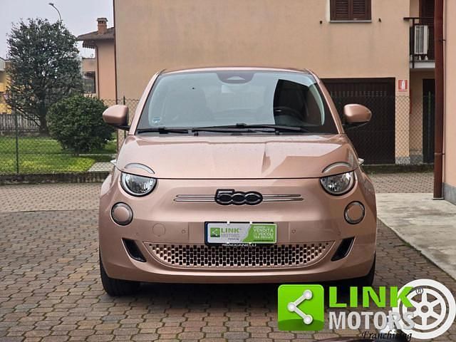 Usata Fiat 500e Icon 86 kW (118 CV) 2023 Rosa Berlina