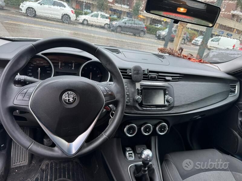 Usata Alfa Romeo Giulietta 120 CV (88 kW) 2020 Bianco Utilitaria