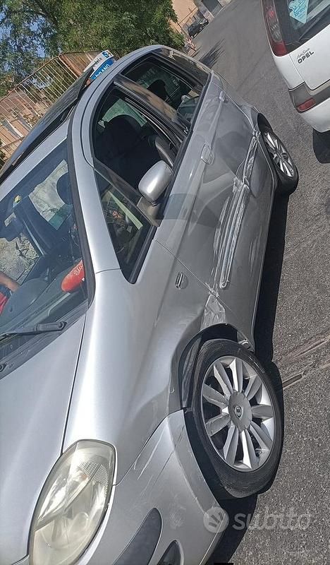 Usata Lancia Musa 2005 Grigio Monovolume