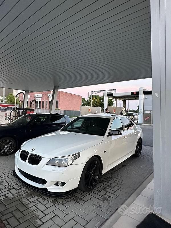 Usata BMW 530 218 CV (160 kW) 2004 Bianco Berlina