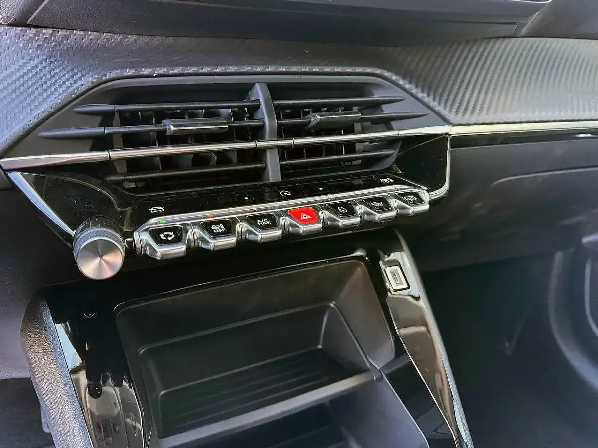 Nuova Peugeot 208 Business-Line 110 CV (80 kW) 2026 Bianco Utilitaria