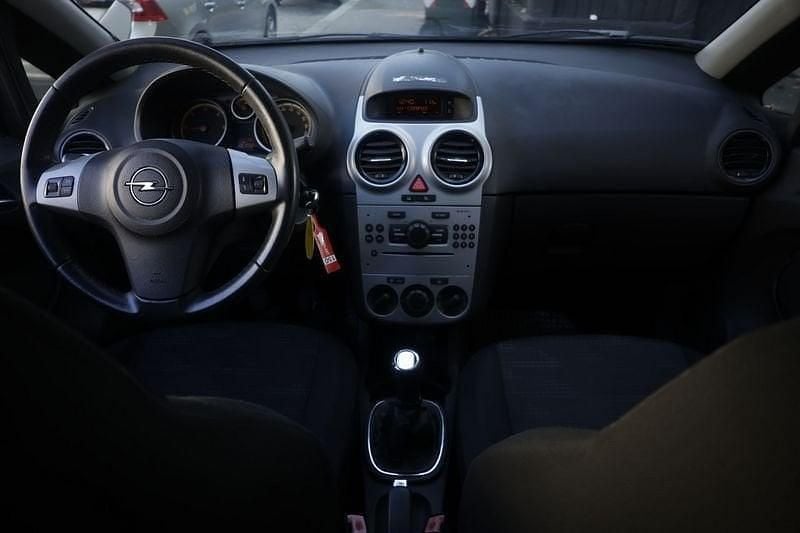 Usata Opel Corsa Cosmo 75 CV (55 kW) 2011 Nero Utilitaria