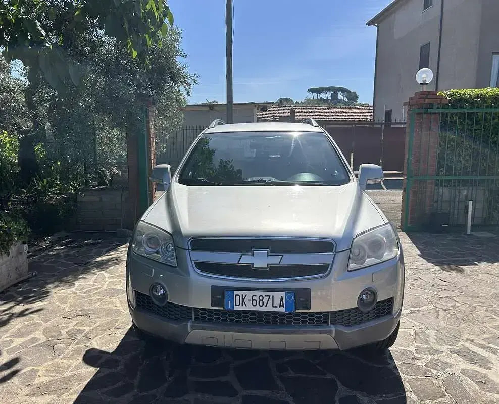 Usata Chevrolet Captiva 150 CV (110 kW) 2007 Grigio SUV