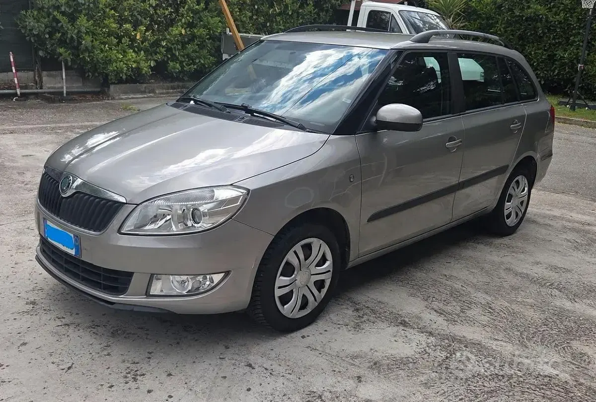 Usata Skoda Fabia 75 CV (55 kW) 2012 Grigio Station wagon