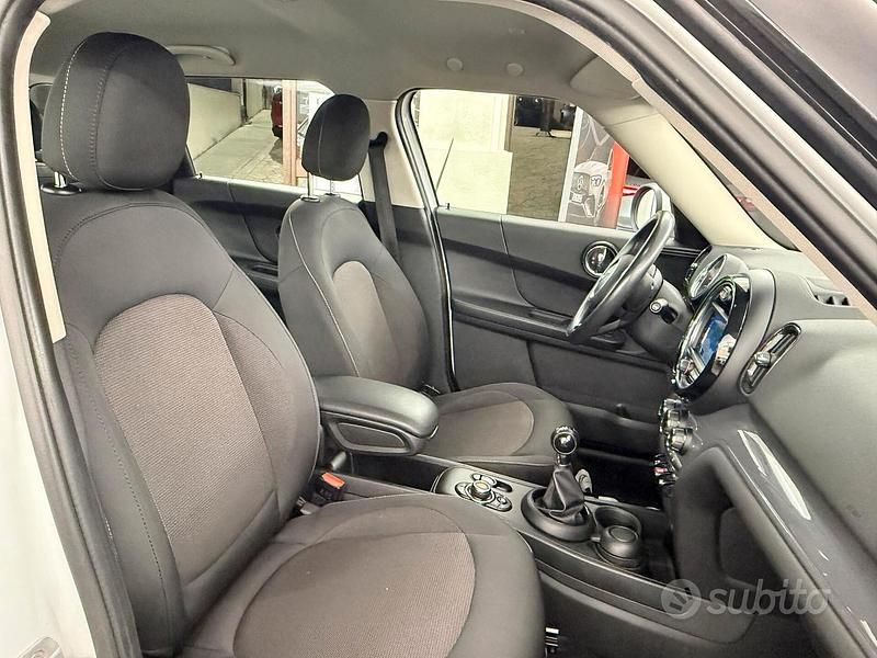 Usata Mini One D Countryman Business 116 CV (85 kW) 2019 Bianco SUV