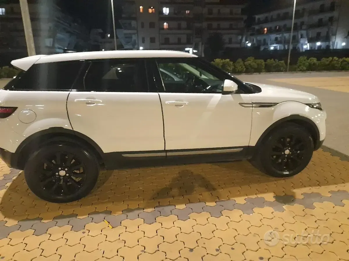 Usata Land Rover Range Rover evoque 150 CV (110 kW) 2018 Bianco Station wagon