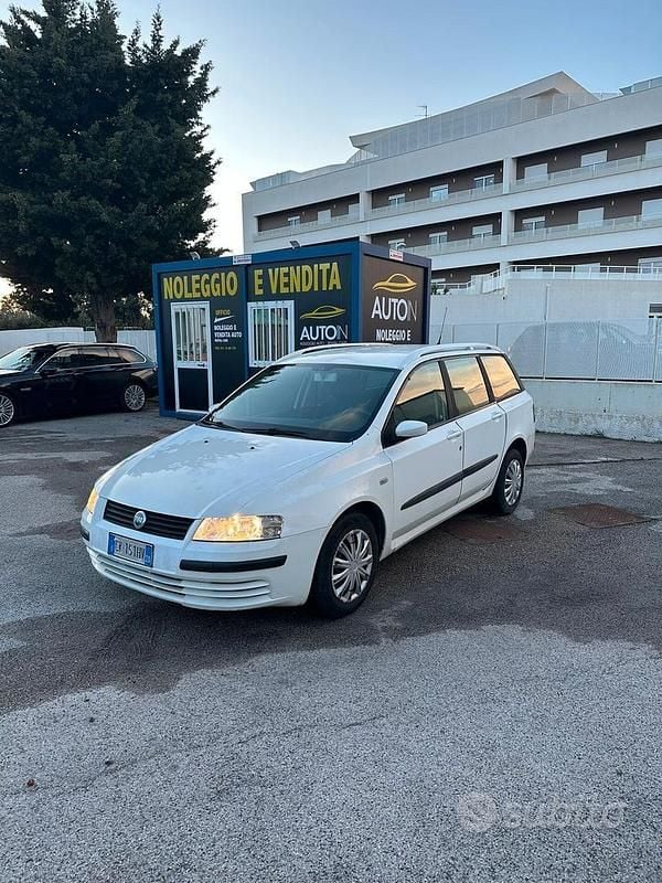 Bianco Usata 2003 Fiat Stilo Active Station wagon | 999 € (Ottimo prezzo) - Immagine 1/4