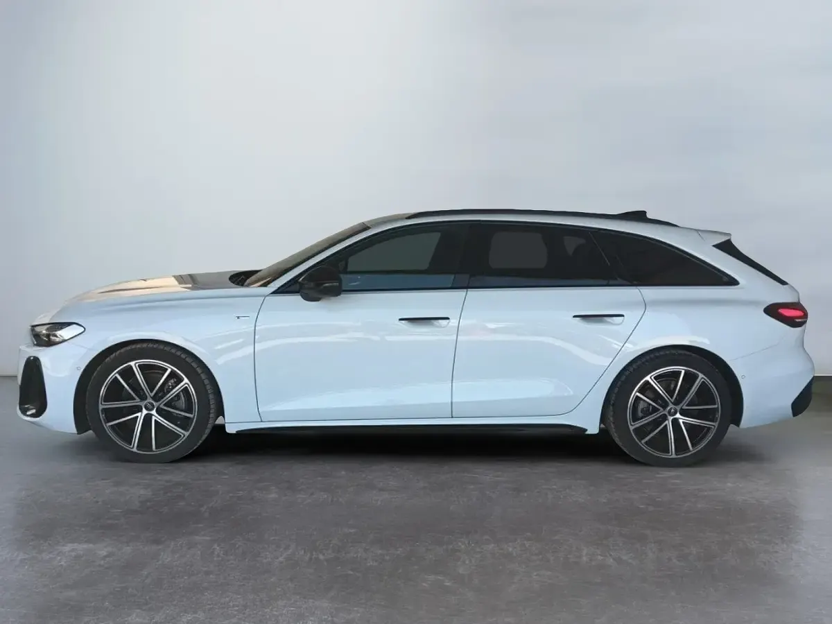 Usata Audi A5 S-Line 204 CV (150 kW) 2025 Bianco Station wagon