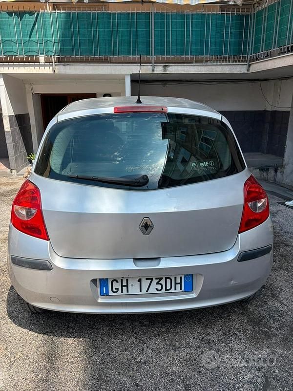 Usata Renault Clio II 58 CV (42 kW) 2006 Grigio Utilitaria
