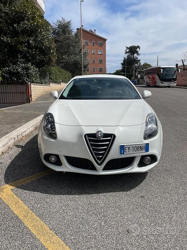 Usata Alfa Romeo Giulietta Progression 119 CV (87 kW) 2015 Bianco Utilitaria