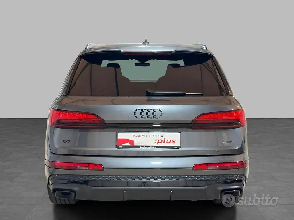 Usata Audi Q7 S-Line 286 CV (210 kW) 2025 Grigio daytona perlato SUV