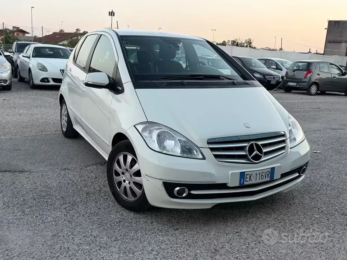 Usata Mercedes A160 Edition 95 CV (69 kW) 2011 Bianco Utilitaria