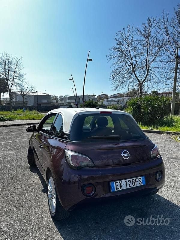 Usata Opel Adam 70 CV (51 kW) 2014 Viola Utilitaria