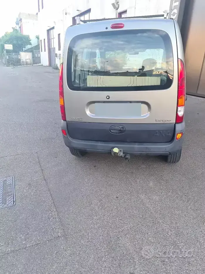 Usata Renault Kangoo 95 CV (69 kW) 2007 Grigio Monovolume