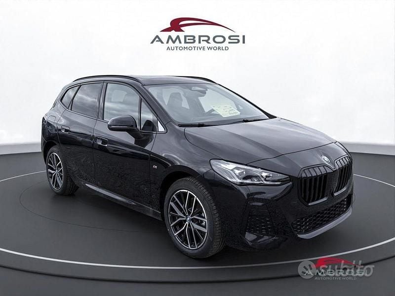 Nuova BMW 225 Active Tourer M Sport 245 CV (180 kW) 2025 Black sapphire metallizzato Monovolume