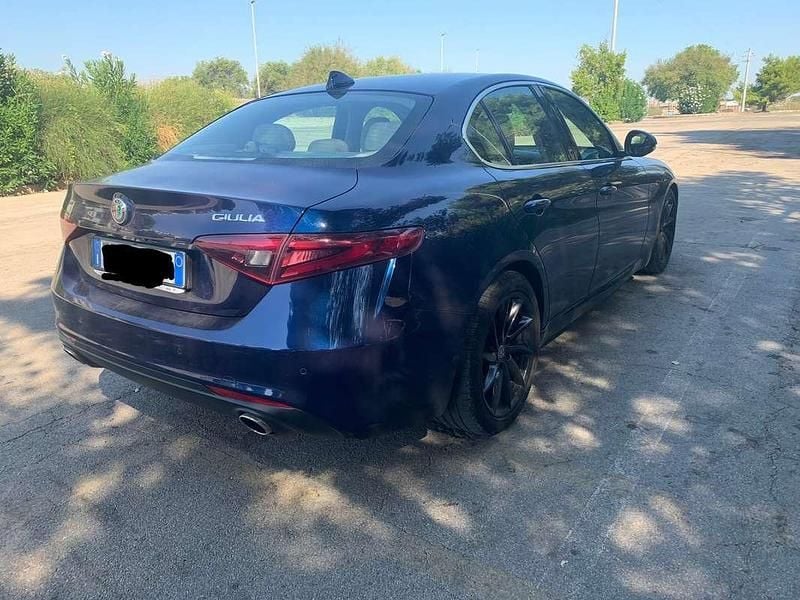 Usata Alfa Romeo Giulia Lusso 179 CV (131 kW) 2016 Blu/azzurro Berlina
