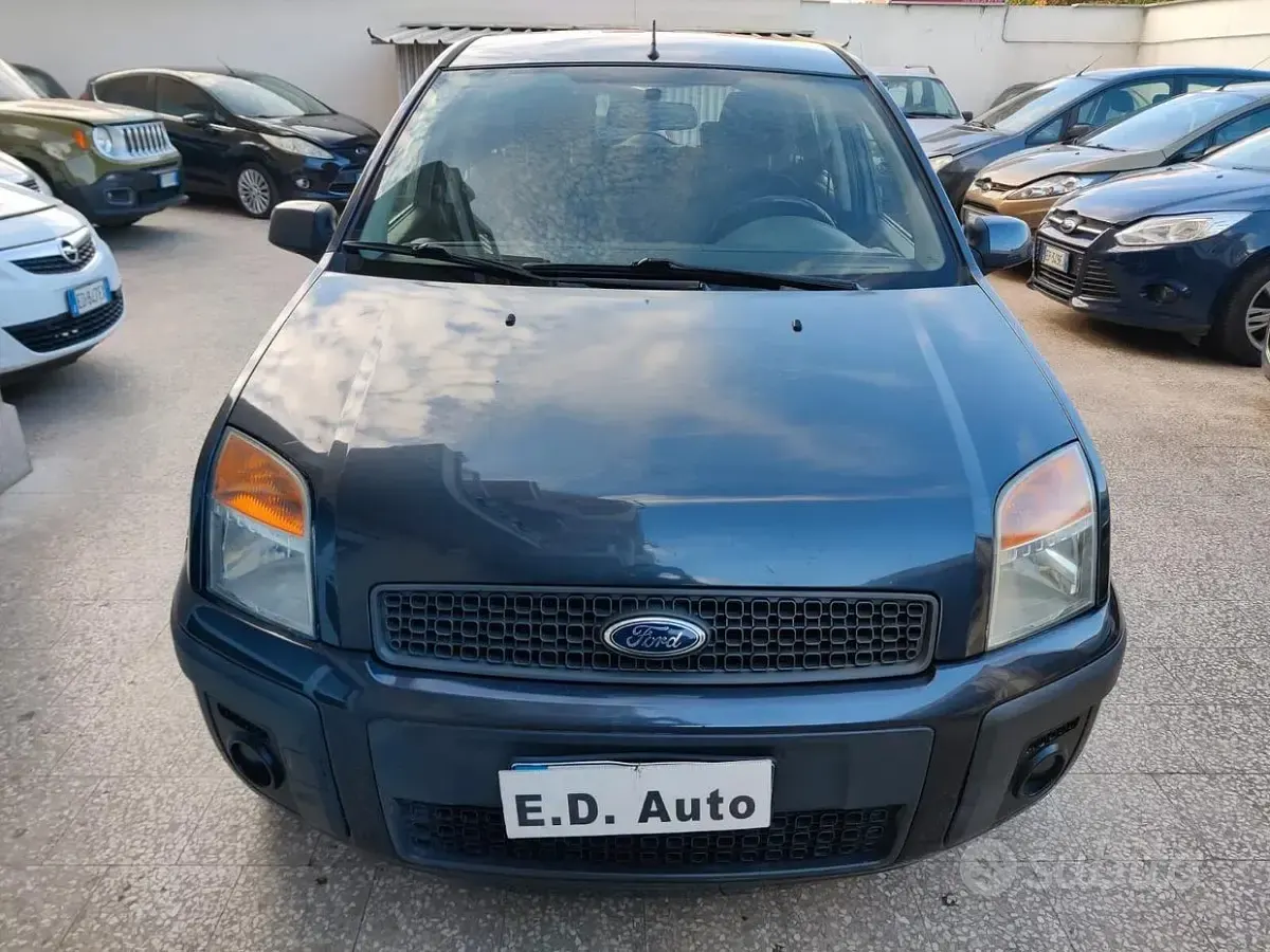 Usata Ford Fusion Collection 68 CV (50 kW) 2006 Grigio Utilitaria