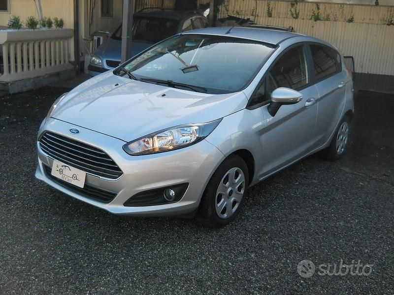 Usata Ford Fiesta Titanium 95 CV (69 kW) 2015 Grigio Berlina
