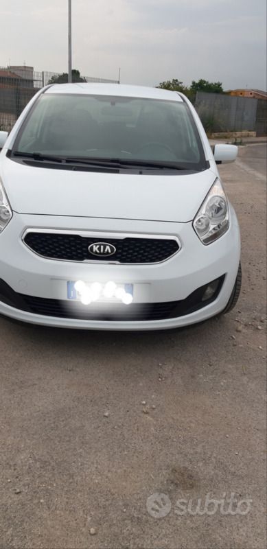 Bianco Usata 2014 Kia Venga Due volumi | 6300 € (Buon prezzo) - Immagine 1/4