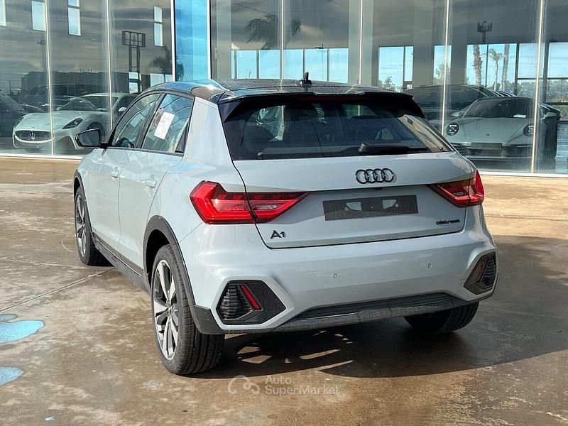 Nuova Audi A1 116 CV (85 kW) 2026 Gray SUV