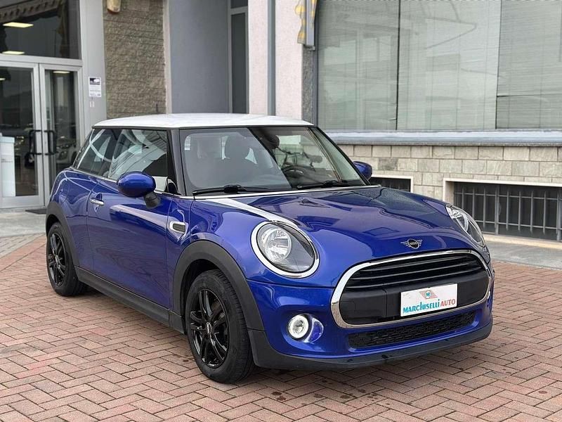 Usata Mini ONE 75 CV (55 kW) 2019 Blu/azzurro Utilitaria
