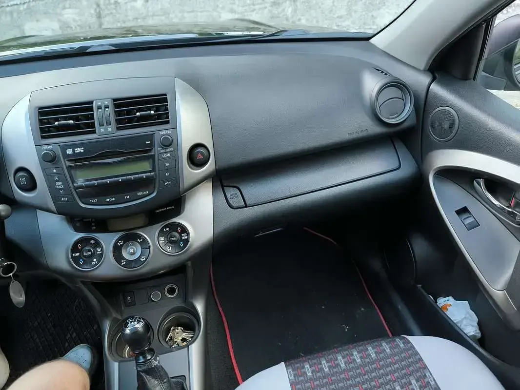 Usata Toyota RAV4 150 CV (110 kW) 2010 SUV