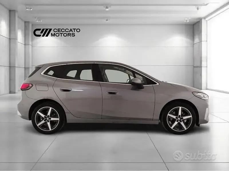 Usata BMW 218 Active Tourer Luxury Line 150 CV (110 kW) 2025 Grigio Monovolume