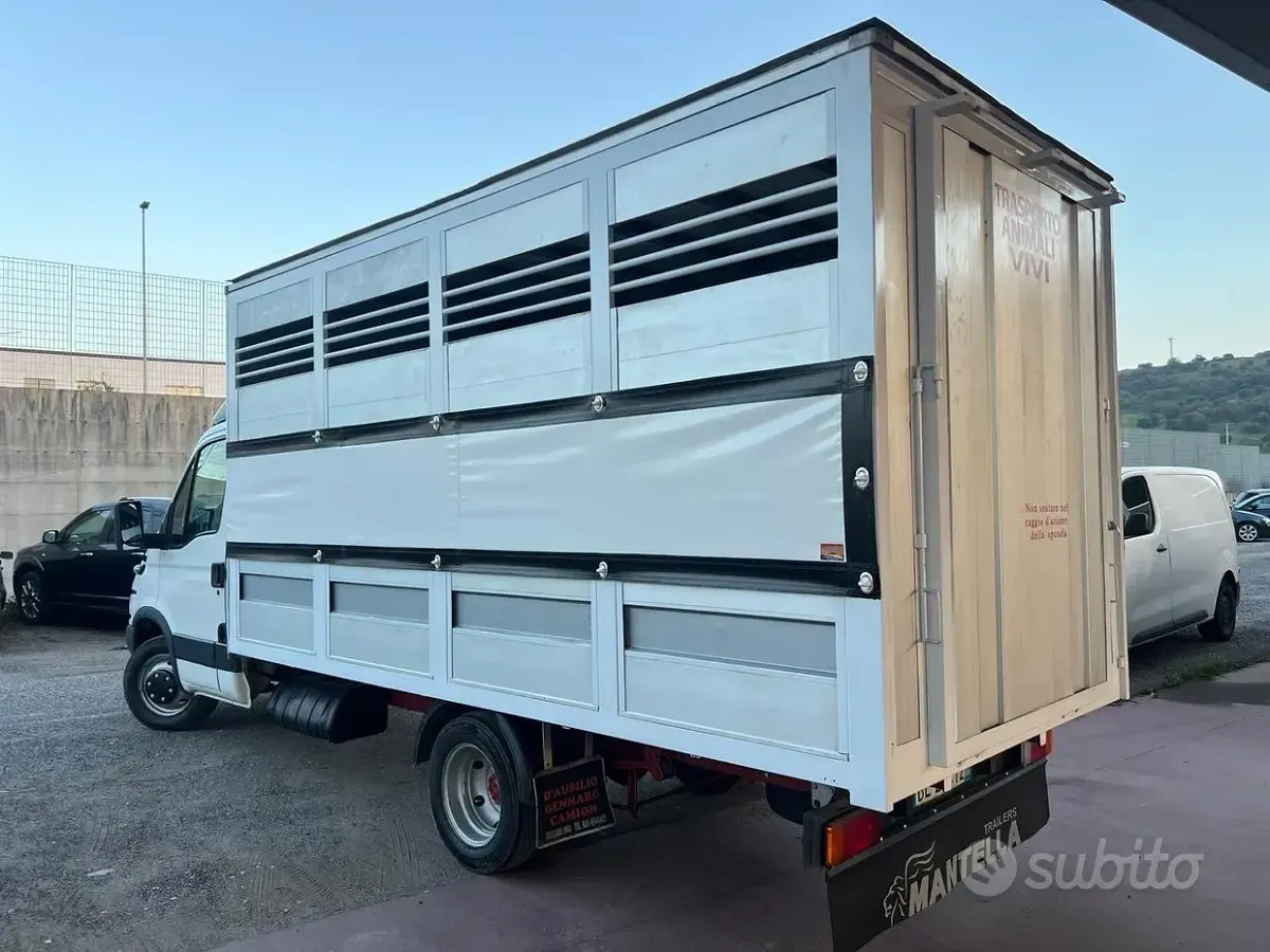 Usata Iveco Daily 125 CV (91 kW) 2002 Bianco