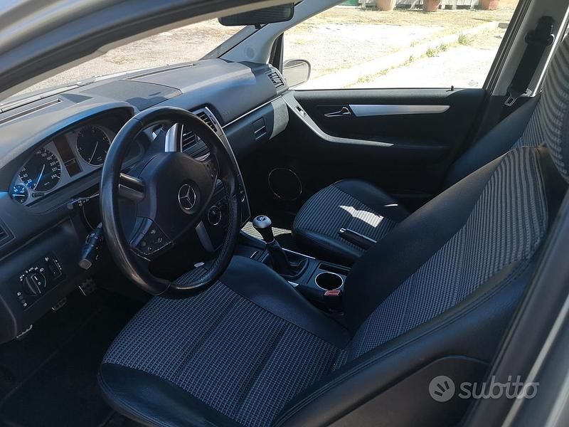 Usata Mercedes B180 2007 Grigio Monovolume
