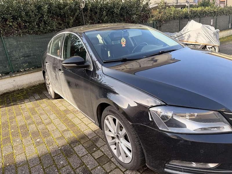 Usata VW Passat Highline 140 CV (102 kW) 2011 Nero Berlina