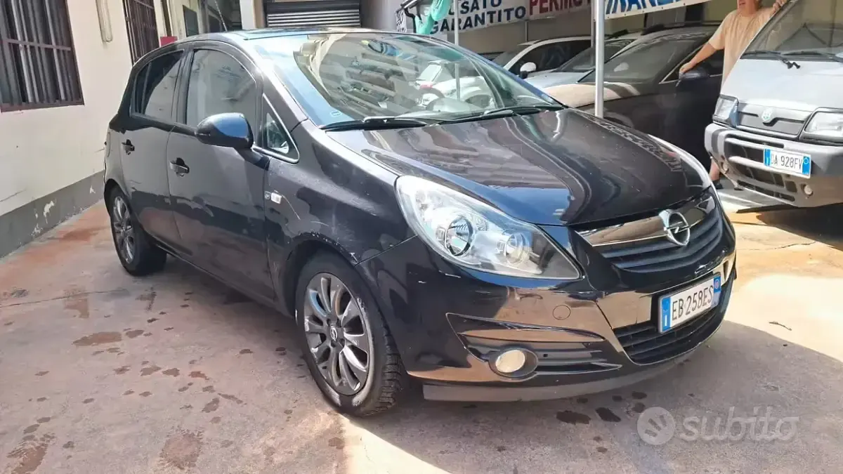 Usata Opel Corsa Enjoy 80 CV (58 kW) 2010 Nero Utilitaria