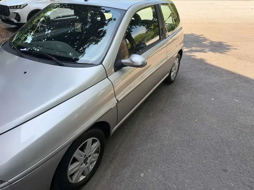 Usata Lancia 2000 60 CV (44 kW) 2003 Berlina