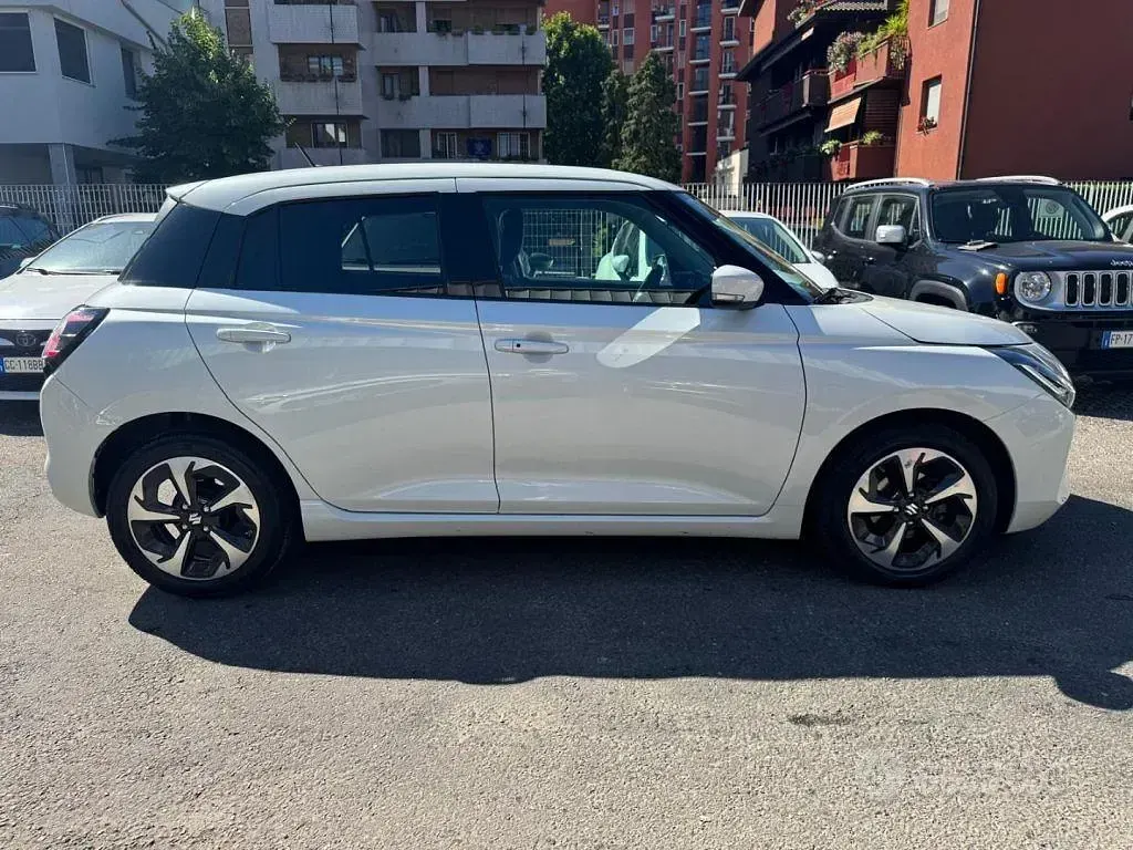 Usata Suzuki Swift 83 CV (61 kW) 2024 Bianco Utilitaria