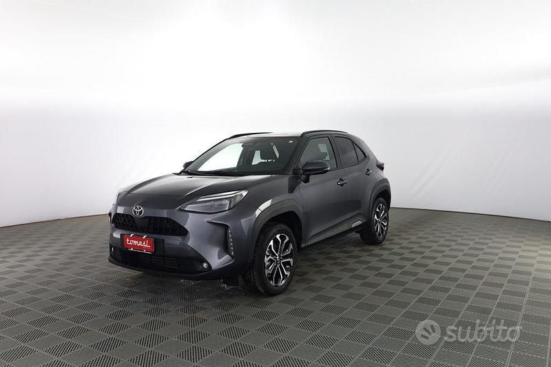 Usata Toyota Yaris Hybrid Trend 92 CV (67 kW) 2025 Dark grey