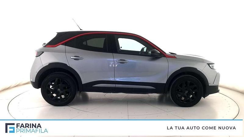Usata Opel Mokka GS Line 110 CV (80 kW) 2022 Grigio chiaro/tetto nero SUV