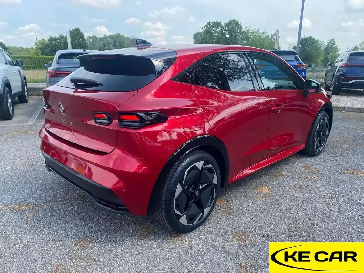 Nuova Renault Clio V Techno 114 CV (83 kW) 2026 Rosso Berlina